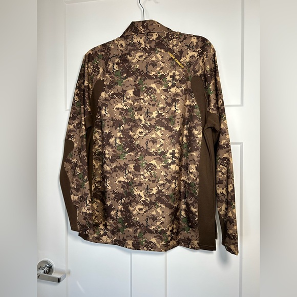 Medium Under Armour Long Sleeve Camo Hunting Shirt, Size Small Fits Loose Medium - Picture 5 of 10